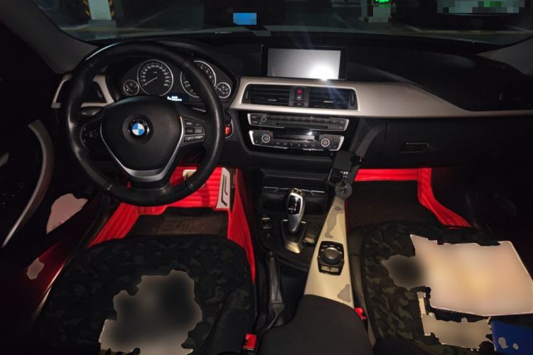 Used BMW 3 Series GT 2017 320i Sport Edition Center Console
