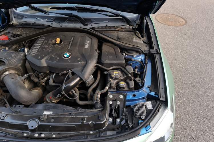 Used BMW 3 Series GT 2017 330i xDrive M Sport Engine Bay Left