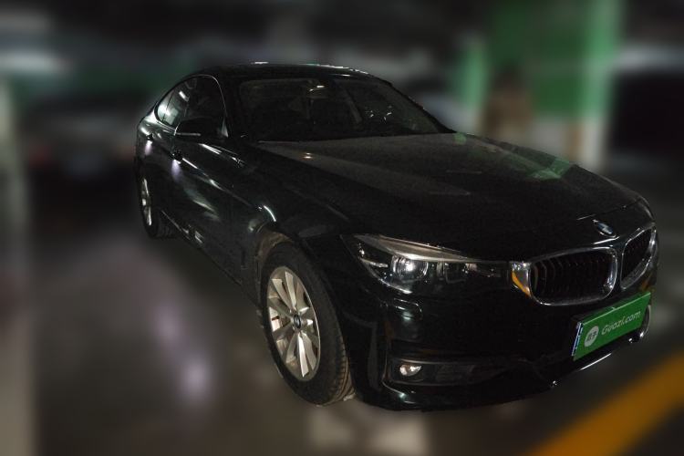 Used BMW 3 Series GT 2017 320i Sport Edition Front Right 45 Deg