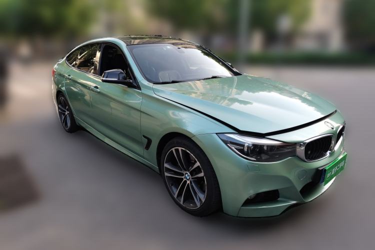 Used BMW 3 Series GT 2017 330i xDrive M Sport Front Right 45 Deg