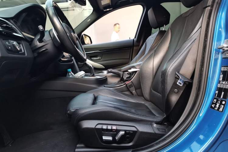Used BMW 3 Series GT 2017 330i xDrive M Sport Left Front Seat