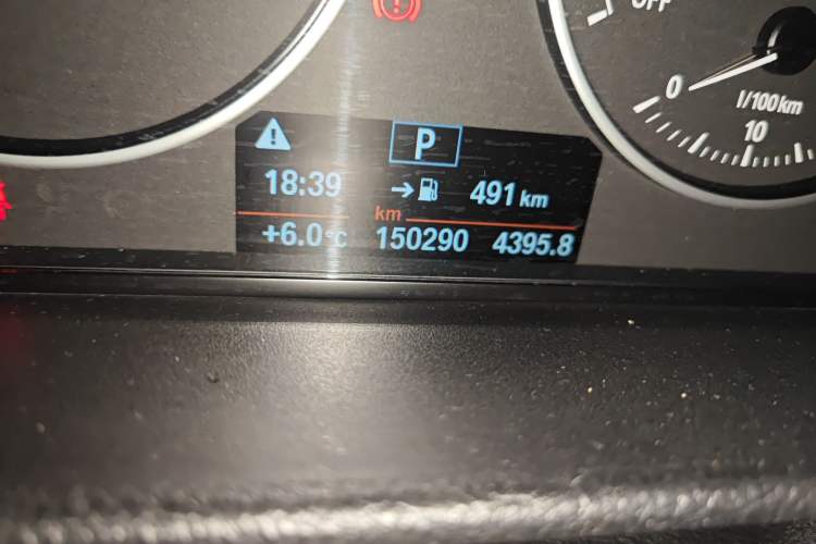 Used BMW 3 Series GT 2017 320i Sport Edition Odometer Close Up