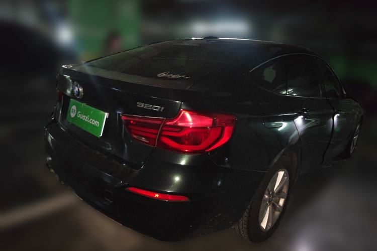 Used BMW 3 Series GT 2017 320i Sport Edition Rear Right 45 Deg