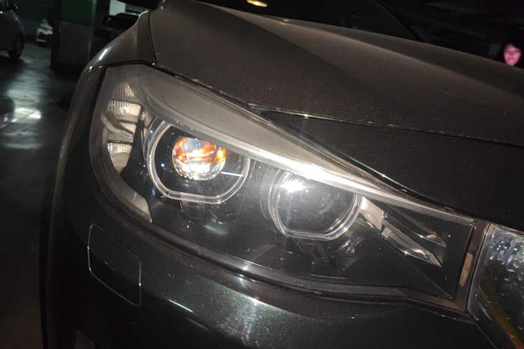 Used BMW 3 Series GT 2017 320i Sport Edition Right Front Headlight