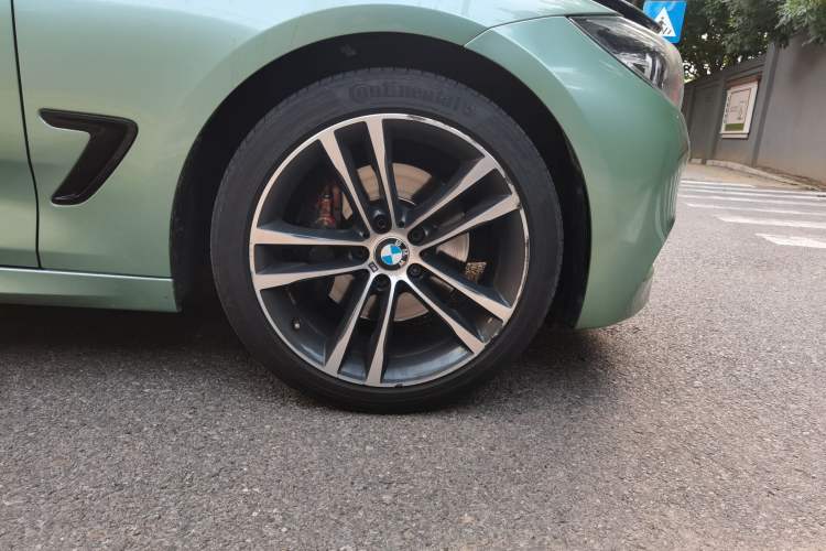Used BMW 3 Series GT 2017 330i xDrive M Sport Right Front Wheel Hub