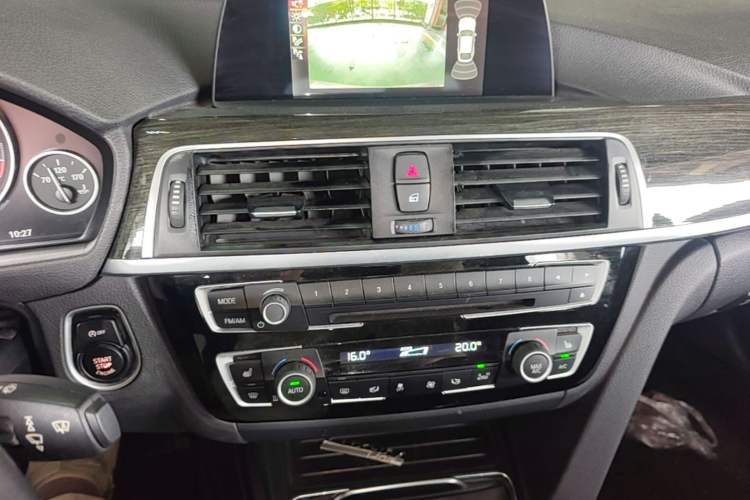 Used BMW 3 Series GT 2017 320i Luxury Design Package Audio And AC Panel