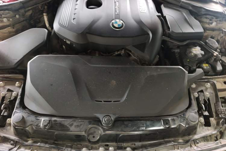 Used BMW 3 Series GT 2017 320i Luxury Design Package Engine Bay