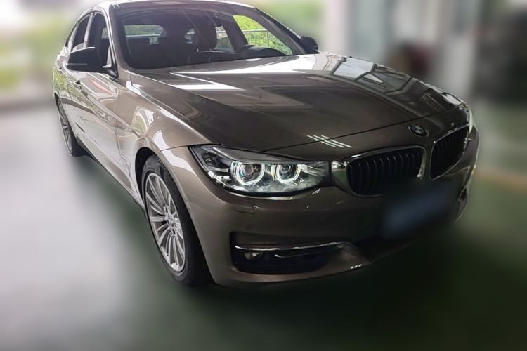 Used BMW 3 Series GT 2017 320i Luxury Design Package Front Right 45 Deg