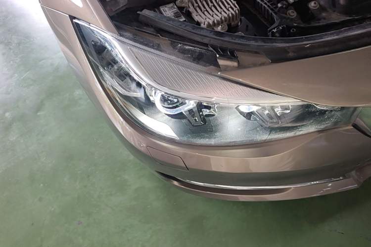 Used BMW 3 Series GT 2017 320i Luxury Design Package Right Front Headlight