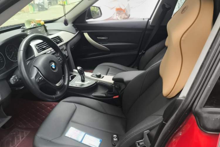 Used BMW 3 Series GT 2017 320i Sport Edition Driver Seat