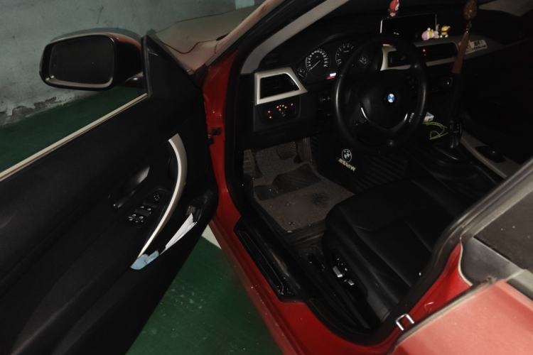 Used BMW 3 Series GT 2017 320i Sport Edition Driver Seat