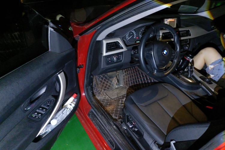 Used BMW 3 Series GT 2017 320i Sport Edition Driver Seat