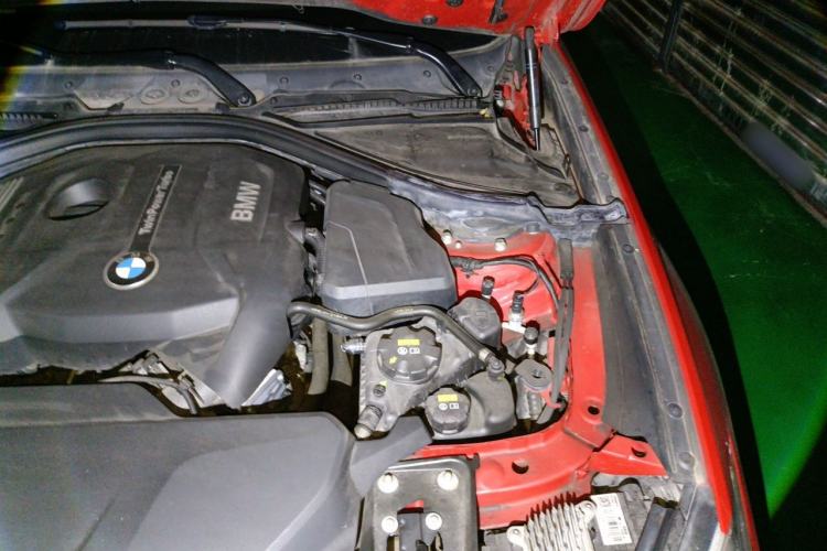 Used BMW 3 Series GT 2017 320i Sport Edition Engine Bay Left