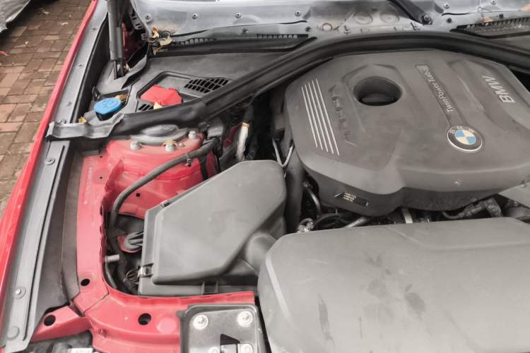 Used BMW 3 Series GT 2017 320i Sport Edition Engine Bay Right