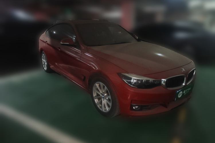 Used BMW 3 Series GT 2017 320i Sport Edition Front Right 45 Deg