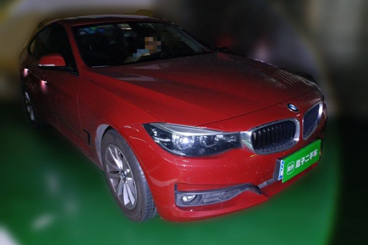 Used BMW 3 Series GT 2017 320i Sport Edition Front Right 45 Deg