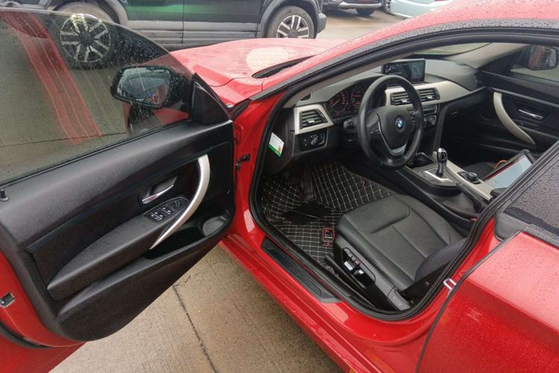 Used BMW 3 Series GT 2017 320i Sport Edition Interior 3