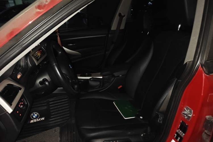 Used BMW 3 Series GT 2017 320i Sport Edition Left Front Seat