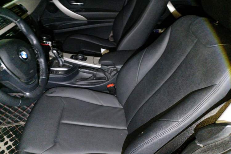 Used BMW 3 Series GT 2017 320i Sport Edition Left Front Seat