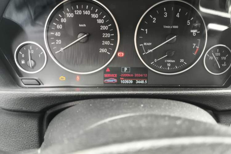 Used BMW 3 Series GT 2017 320i Sport Edition Odometer Close Up
