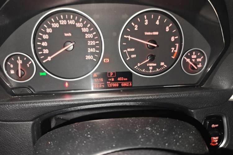 Used BMW 3 Series GT 2017 320i Sport Edition Odometer Close Up
