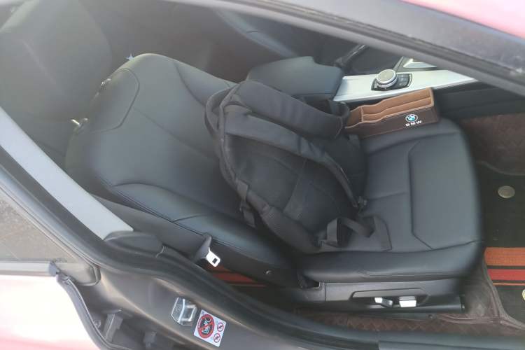 Used BMW 3 Series GT 2017 320i Sport Edition Right Front Seat