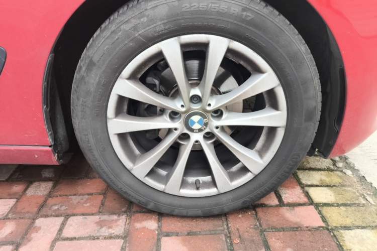 Used BMW 3 Series GT 2017 320i Sport Edition Right Front Wheel Hub