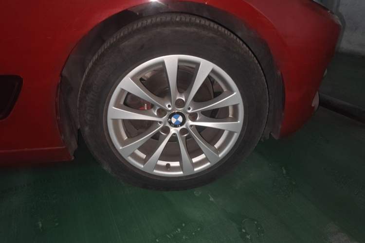 Used BMW 3 Series GT 2017 320i Sport Edition Right Front Wheel Hub