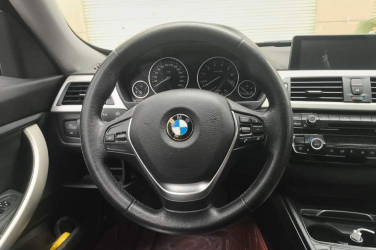 Used BMW 3 Series GT 2017 320i Sport Edition Steering Wheel