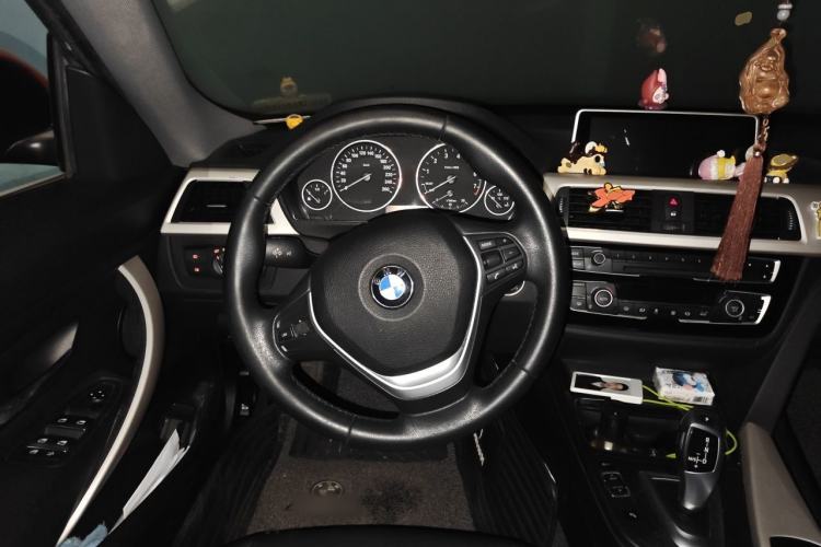 Used BMW 3 Series GT 2017 320i Sport Edition Steering Wheel
