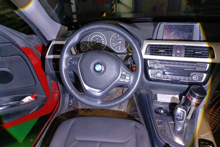 Used BMW 3 Series GT 2017 320i Sport Edition Steering Wheel