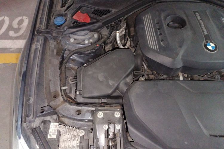 Used BMW 3 Series GT 2017 320i Sport Edition Engine Bay Right