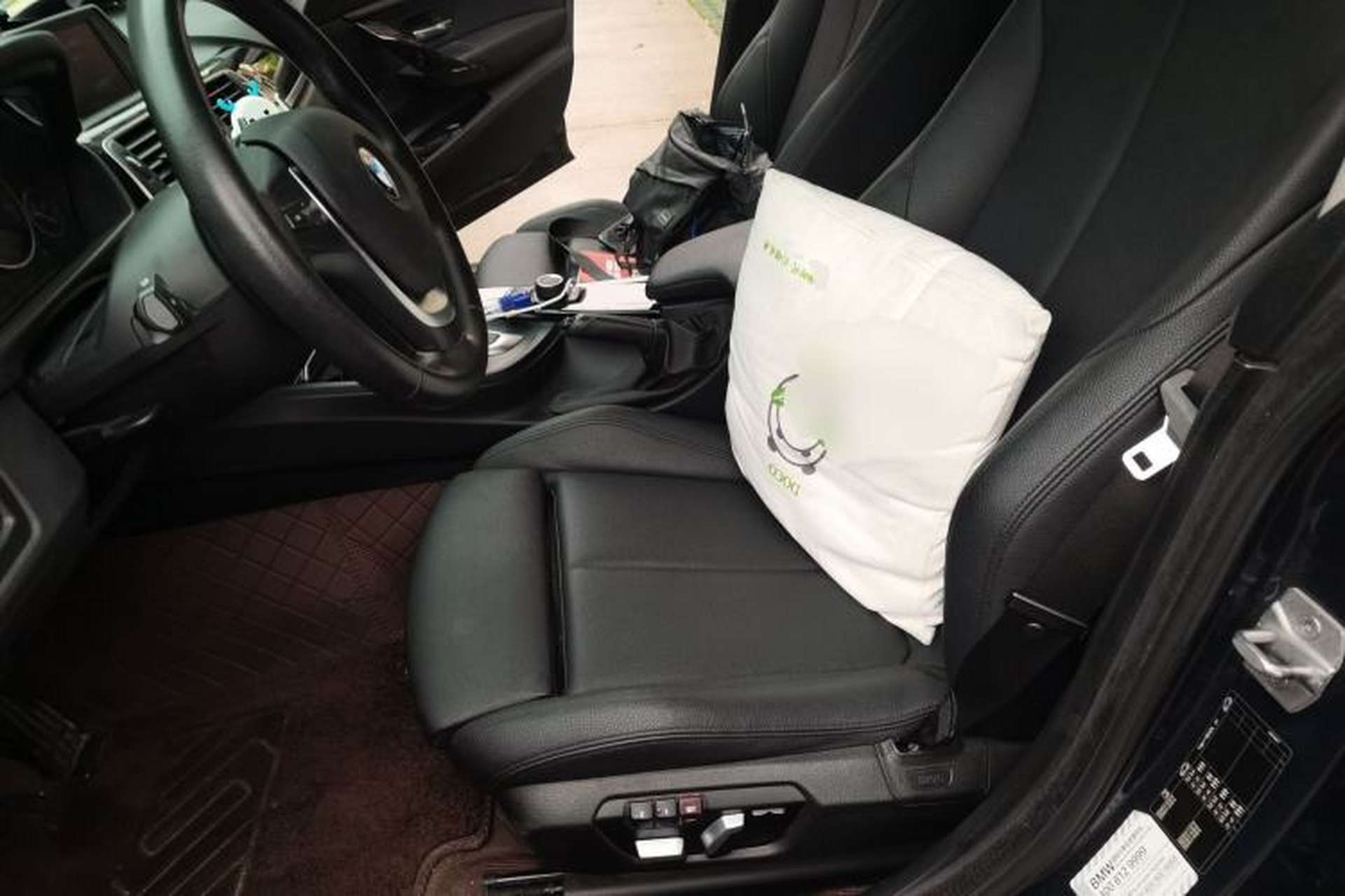 Used BMW 3 Series GT 2017 320i Luxury Design Package Left Front Seat