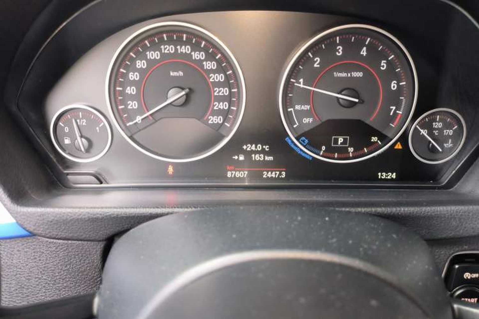 Used BMW 3 Series GT 2017 320i M Sport Odometer Close Up