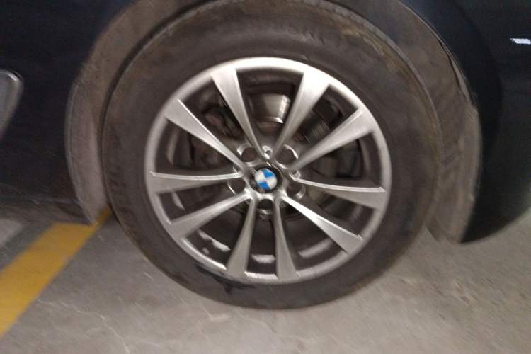 Used BMW 3 Series GT 2017 320i Sport Edition Right Front Wheel Hub