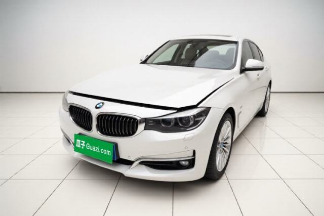 Ojetý BMW 3 Series GT 2017 320i Sport Edition