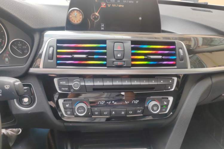 Used BMW 3 Series GT 2017 320i Sport Edition Audio And AC Panel