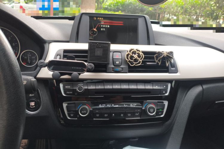 Used BMW 3 Series GT 2017 320i Sport Edition Audio And AC Panel