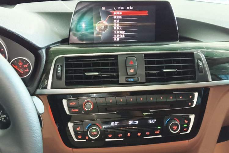Used BMW 3 Series GT 2017 320i Luxury Design Package Audio And AC Panel