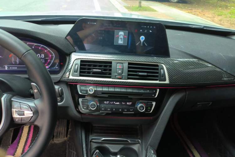 Used BMW 3 Series GT 2017 320i Sport Edition Audio And AC Panel