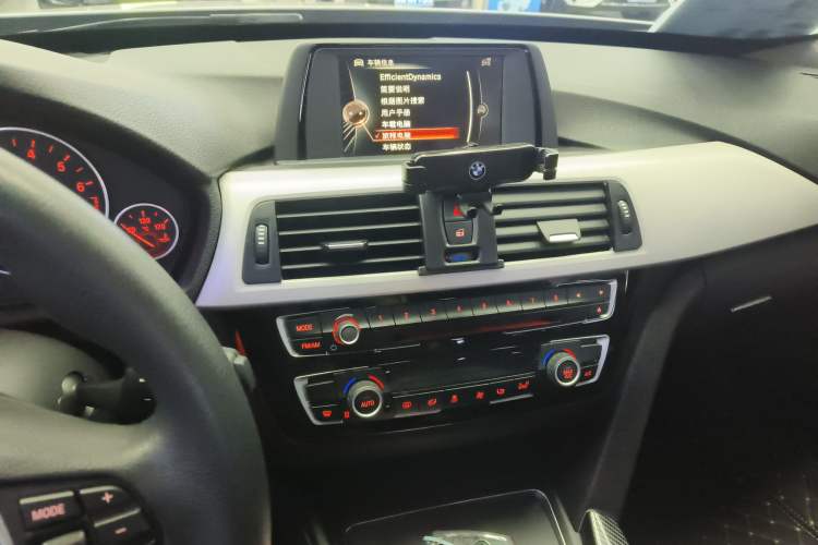 Used BMW 3 Series GT 2017 320i Sport Edition Audio And AC Panel
