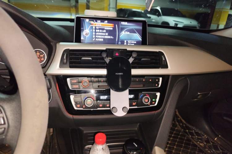 Used BMW 3 Series GT 2017 320i Sport Edition Audio And AC Panel