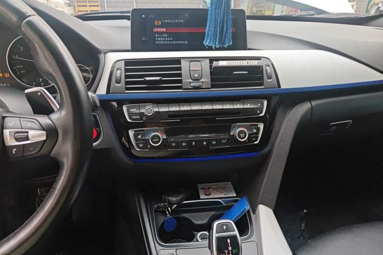 Used BMW 3 Series GT 2017 320i M Sport Audio And AC Panel