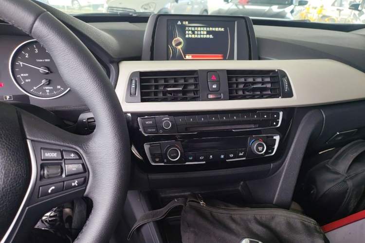 Used BMW 3 Series GT 2017 320i Sport Edition Audio And AC Panel