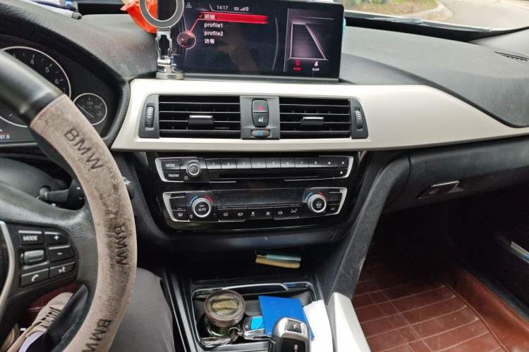 Used BMW 3 Series GT 2017 320i Sport Edition Audio And AC Panel