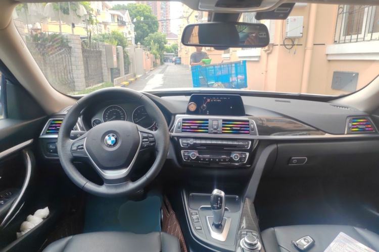 Used BMW 3 Series GT 2017 320i Sport Edition Center Console