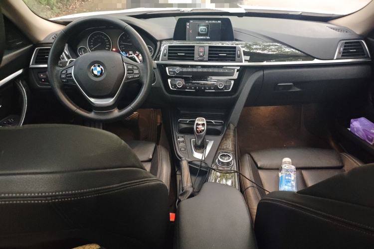 Used BMW 3 Series GT 2017 320i Luxury Design Package Center Console