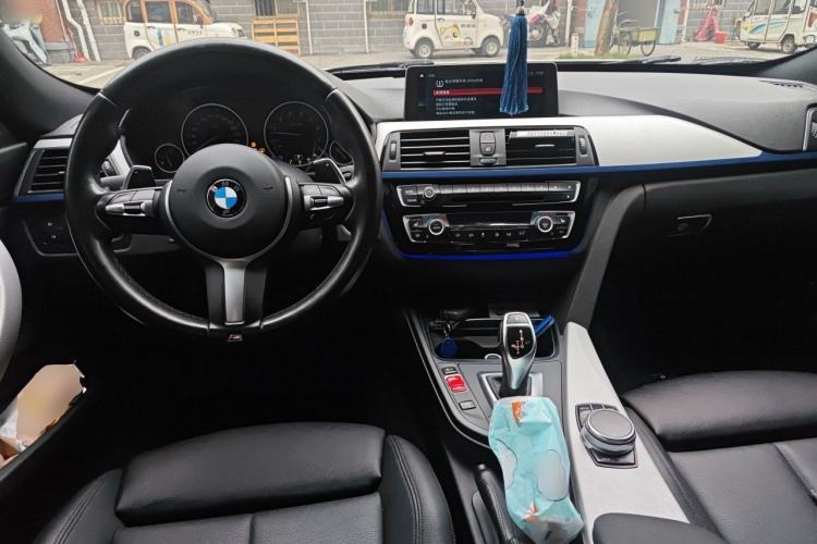 Used BMW 3 Series GT 2017 320i M Sport Center Console