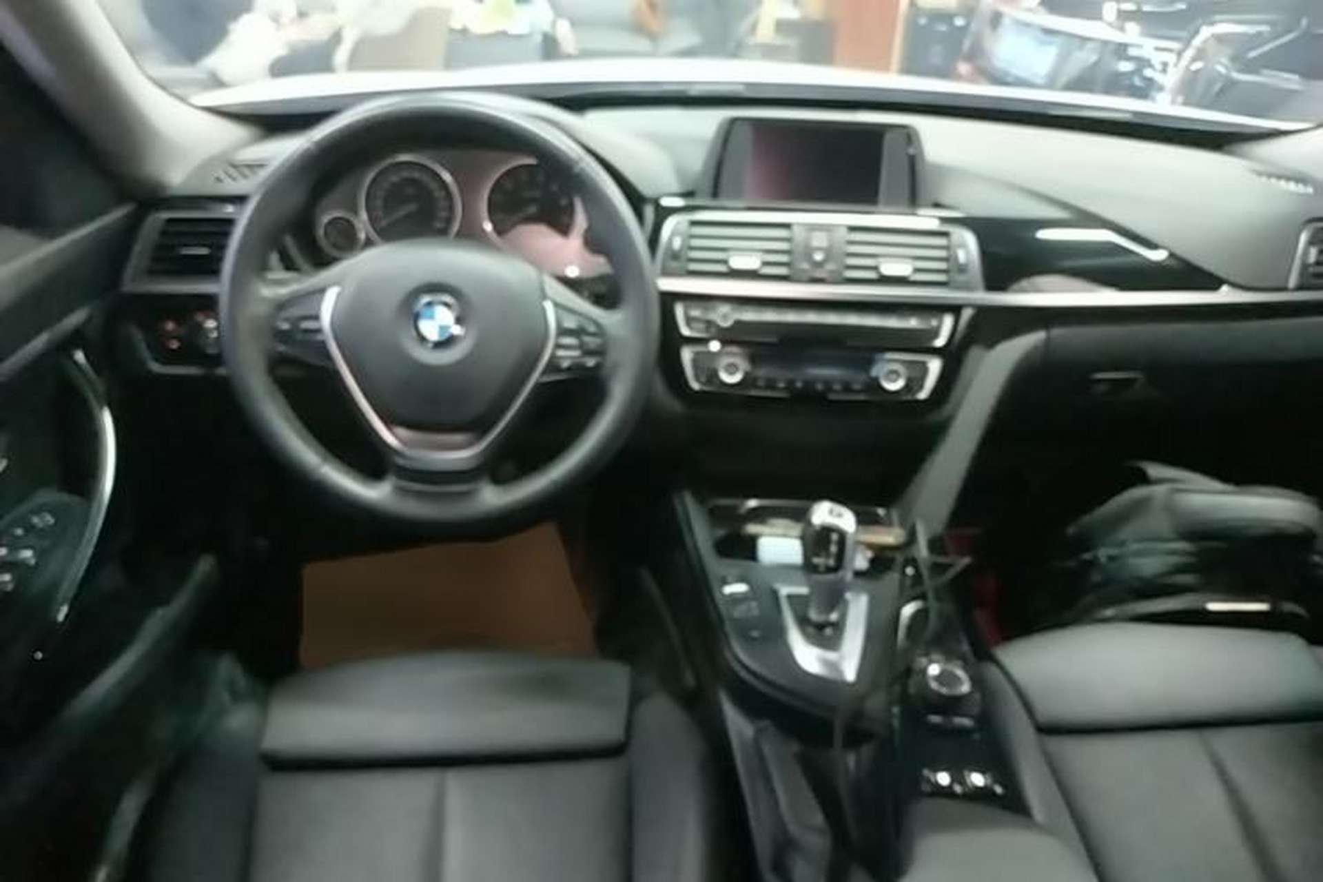 Used BMW 3 Series GT 2017 320i Sport Edition Center Console