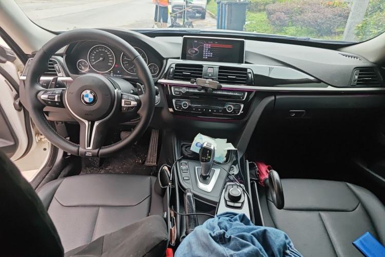 Used BMW 3 Series GT 2017 320i Sport Edition Center Console